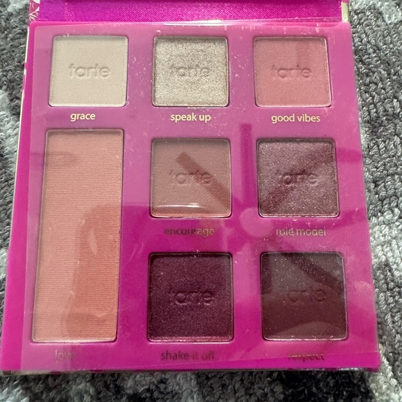 New Tarte Eye and Cheek Palette leave your mark volume II - Picture 3 of 8